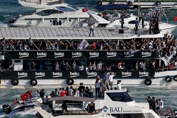 Şampiyon Beşiktaş kupasına kavuştu!