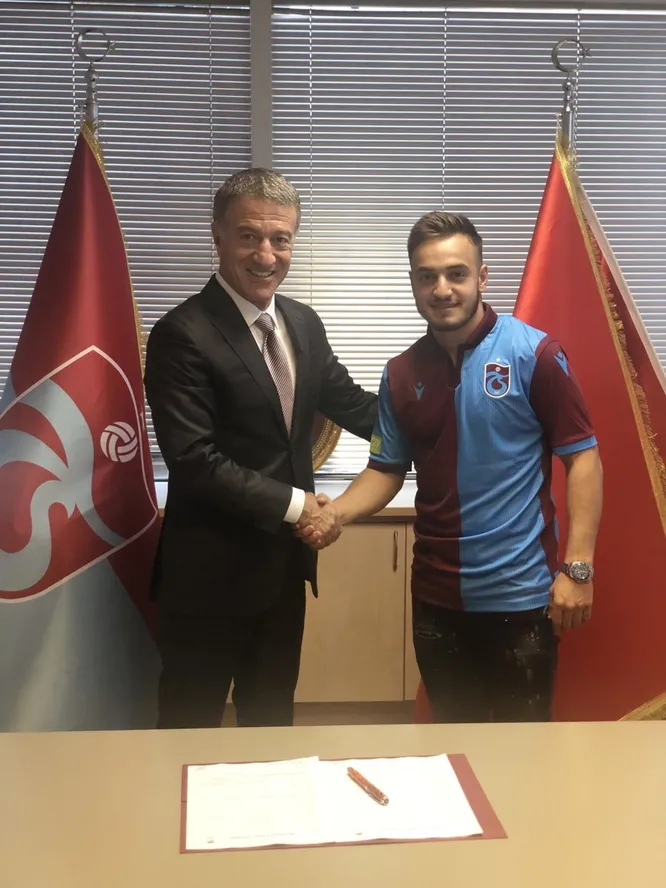 Trabzonspor, Yusuf Sarı'yı KAP'a bildirdi - 2