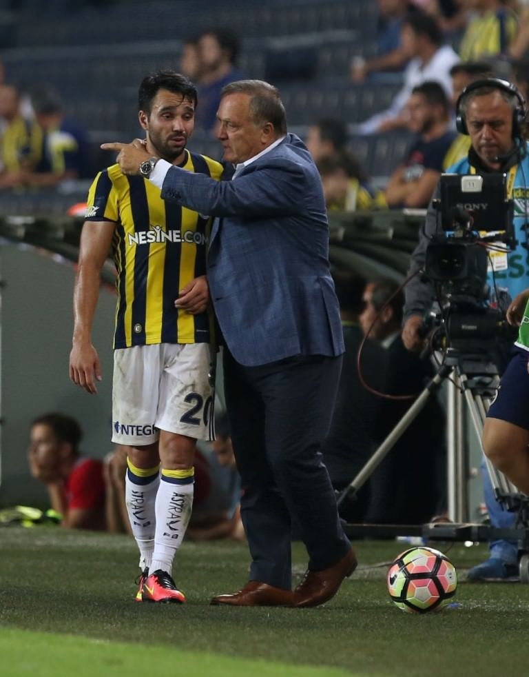 Fenerbahçeli futbolcular Advocaat’tan rahatsız