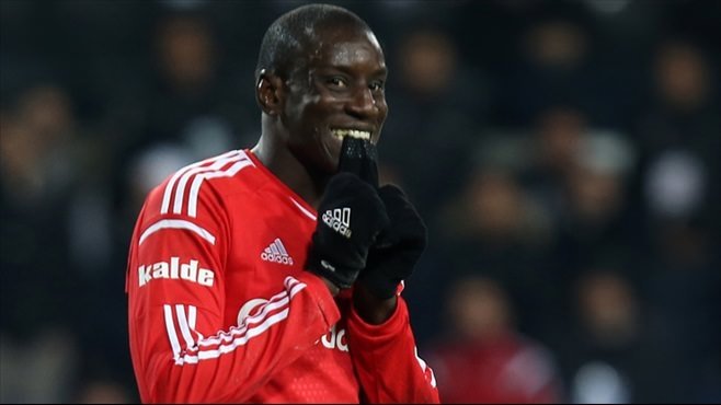 Demba Ba bombası patlıyor
