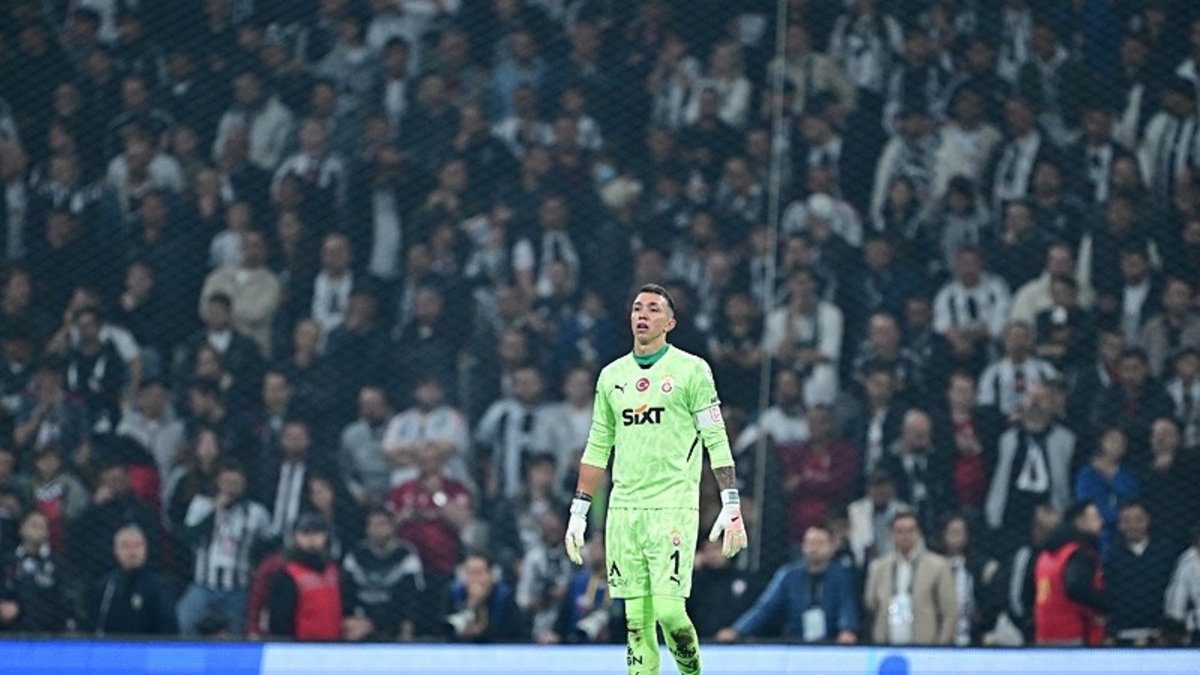 Galatasaray'a bir kaleci adayı daha! İşte listedeki sürpriz isim Galatasaray'a bir kaleci adayı daha! İşte listedeki sürpriz isim