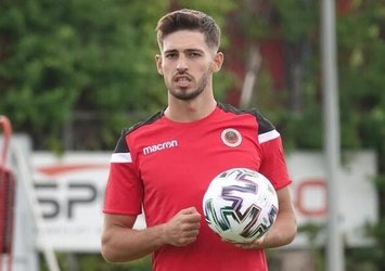 F.Bahçe ve G.Saray da ilgileniyordu! Kartal bitiriyor...