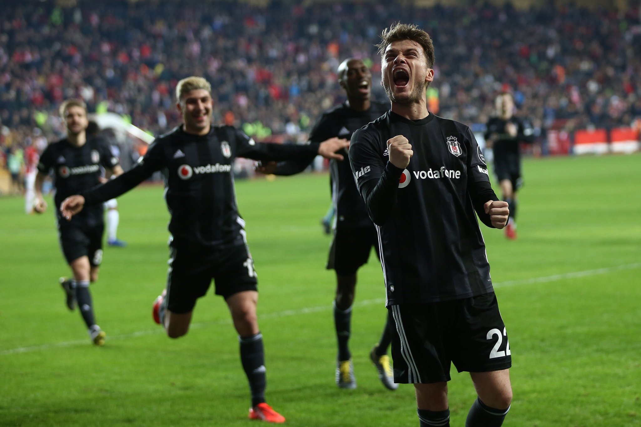 Adem Ljajic’te mutlu son