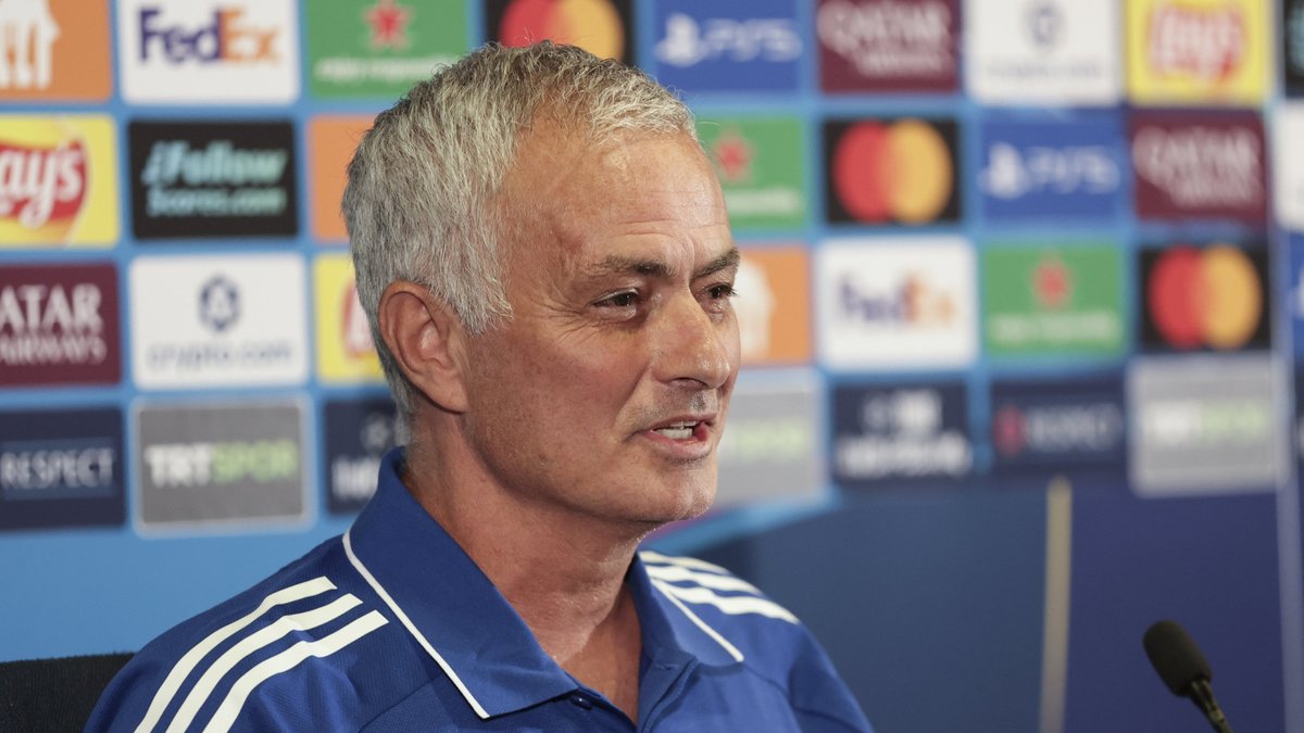 FENERBAHÇE HABERİ | Jose Mourinho'ya Premier Lig'den ilgi! Adaylar arasında FENERBAHÇE HABERİ | Jose Mourinho'ya Premier Lig'den ilgi! Adaylar arasında