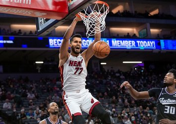 Ömer Faruk "double-double" yaptı Miami kazandı!