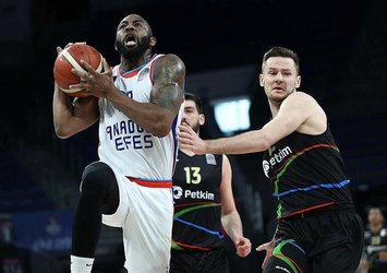 Anadolu Efes 87-80 Aliağa Petkim Spor