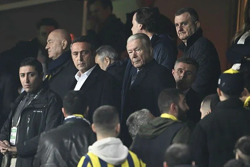 Fenerbahçe Galatasaray maçı sonrası taraftarlardan Ali Koç'a tepki! - 1