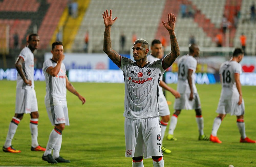 Beşiktaş’ın yıldızlarını Avrupa’nın devleri istiyor