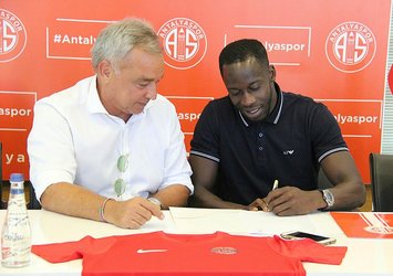 Antalyaspor, Cissokho ile sözleşme imzaladı