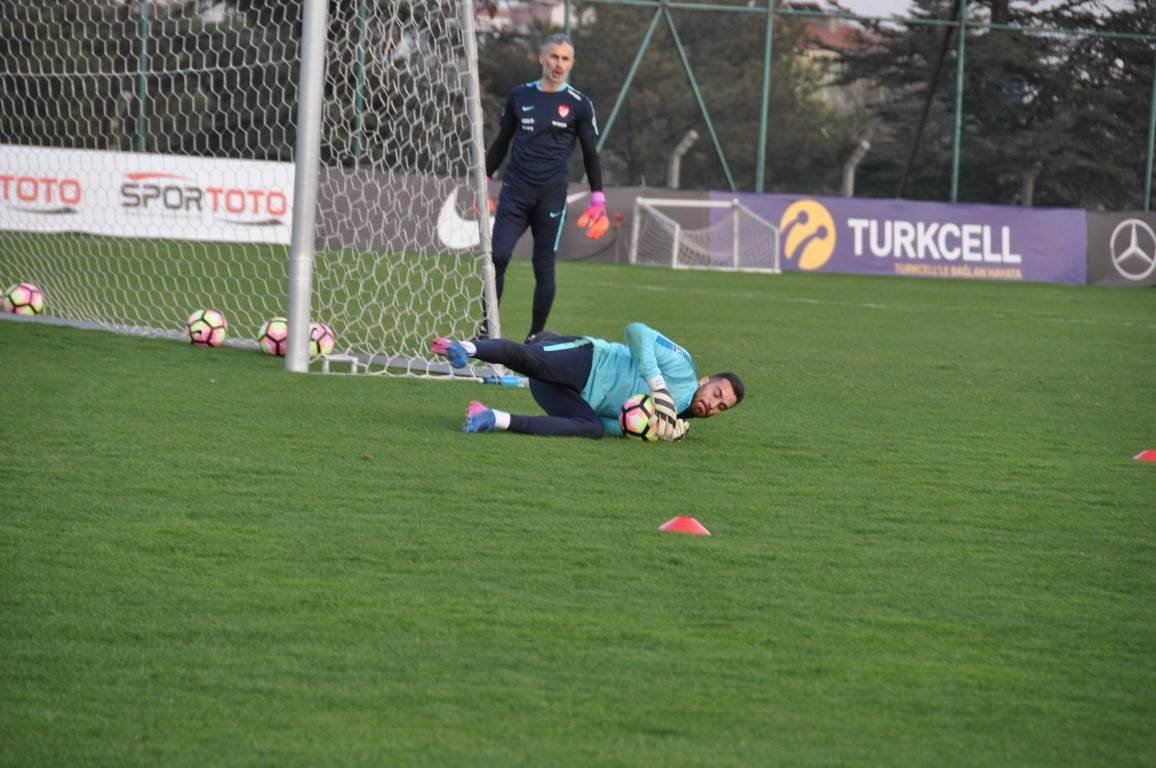 A Milli Takım ilk idmanını yaptı