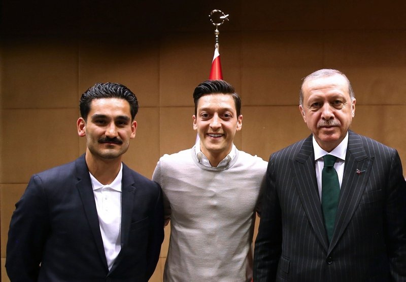 Mesut Özil’den olay paylaşım!