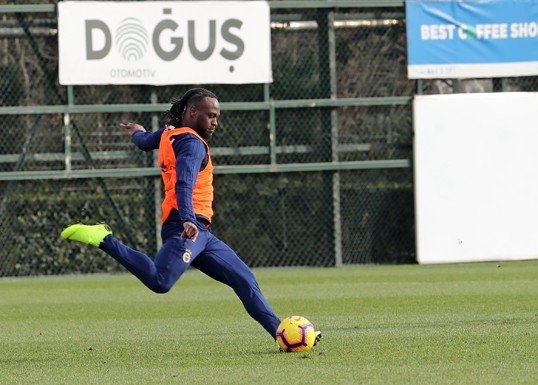 Victor Moses ilk antrenmanına çıktı!