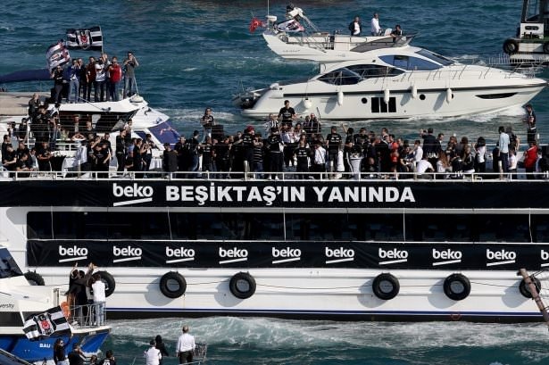 Şampiyon Beşiktaş kupasına kavuştu!