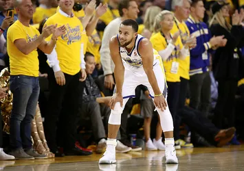 Warriors seriyi son maça taşıdı