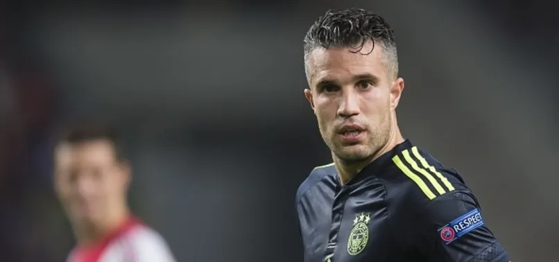 Yönetimden Robin van Persie'ye rest!