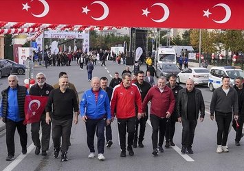 Bakan Bak, 16. Zeytinburnu Cumhuriyet Koşusu etkinliğine katıldı