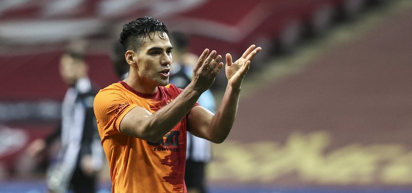 Aslan Radamel Falcao'yu arıyor!