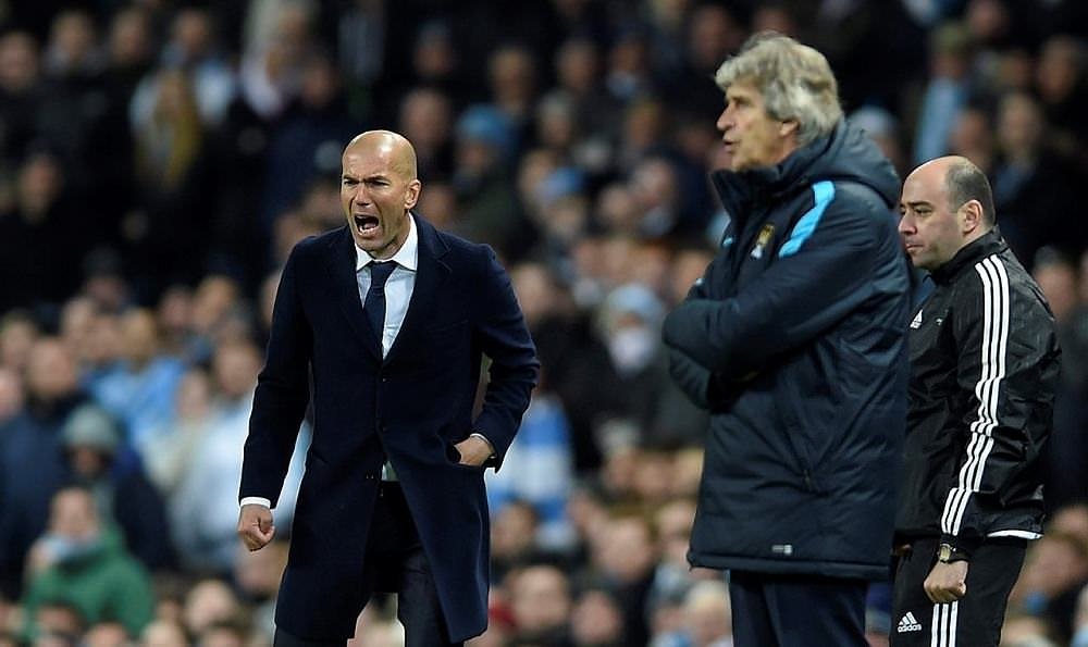 Zidane’ın pantolonu yırtılınca...