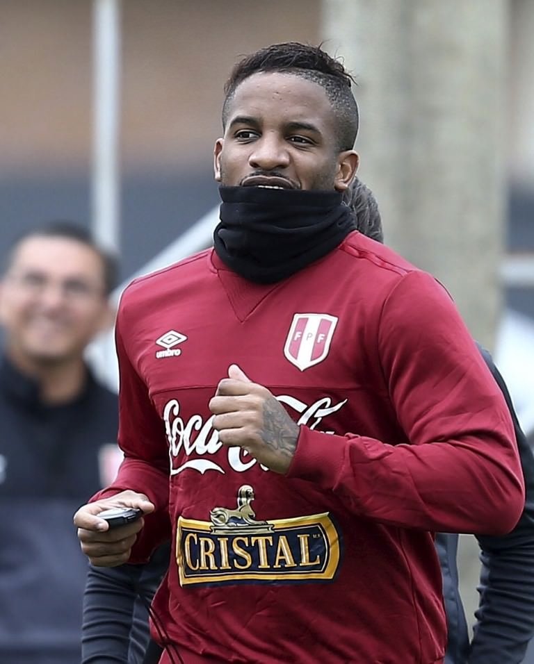 Fenerbahçe Farfan’da sona yaklaştı