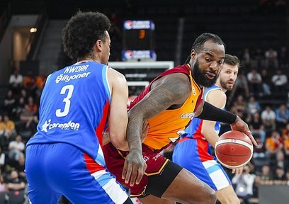 Anadolu Efes rahat kazandı