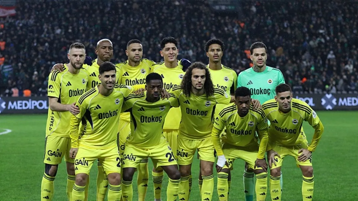 SON DAKİKA: Fenerbahçe'de Edson Alvarez ameliyat edildi!