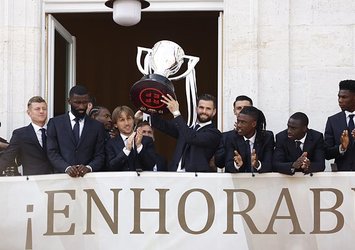 Arda'lı R. Madrid şampiyonluk turu attı!