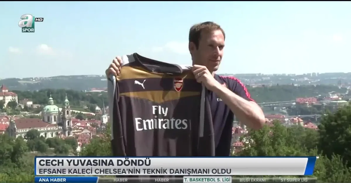 Cech Chelsea'ye geri döndü