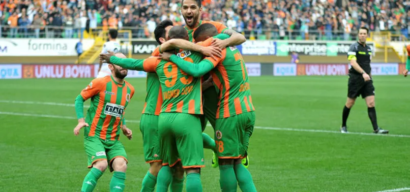 Aytemiz Alanyaspor, Adanaspor'u 4-1 mağlup etti
