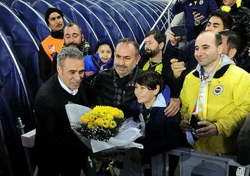 Taraftarlardan Yanal’a çiçek