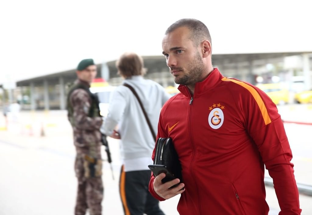 Sneijder transfer iddialarına cevap verdi