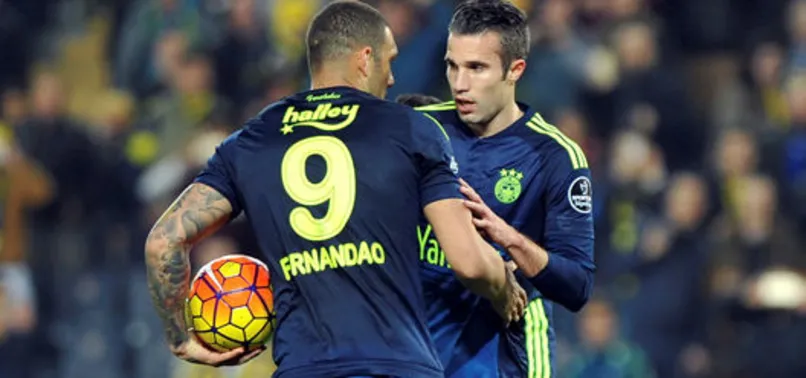 Van Persie ve Fernandao'ya yakın markaj