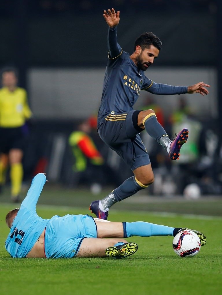 Feyenoord - Fenerbahçe mücadelesinden kareler