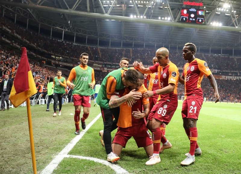 Galatasaray’a transferde kötü haber!