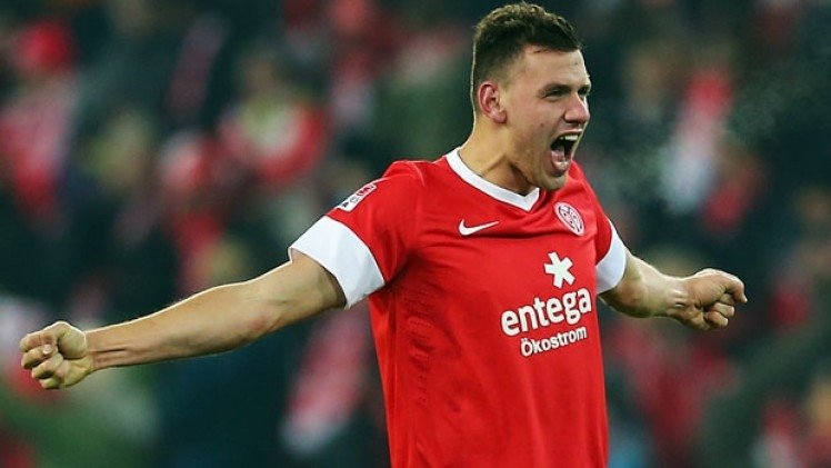 Beşiktaş’ın gözü Adam Szalai’de
