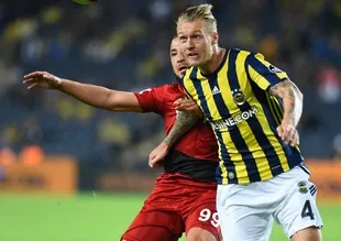 Fenerbahçe'de Simon Kjaer sakatlandı