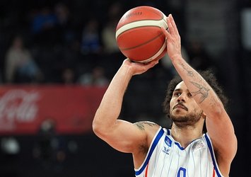 Anadolu Efes üst üste 5. galibiyetin peşinde