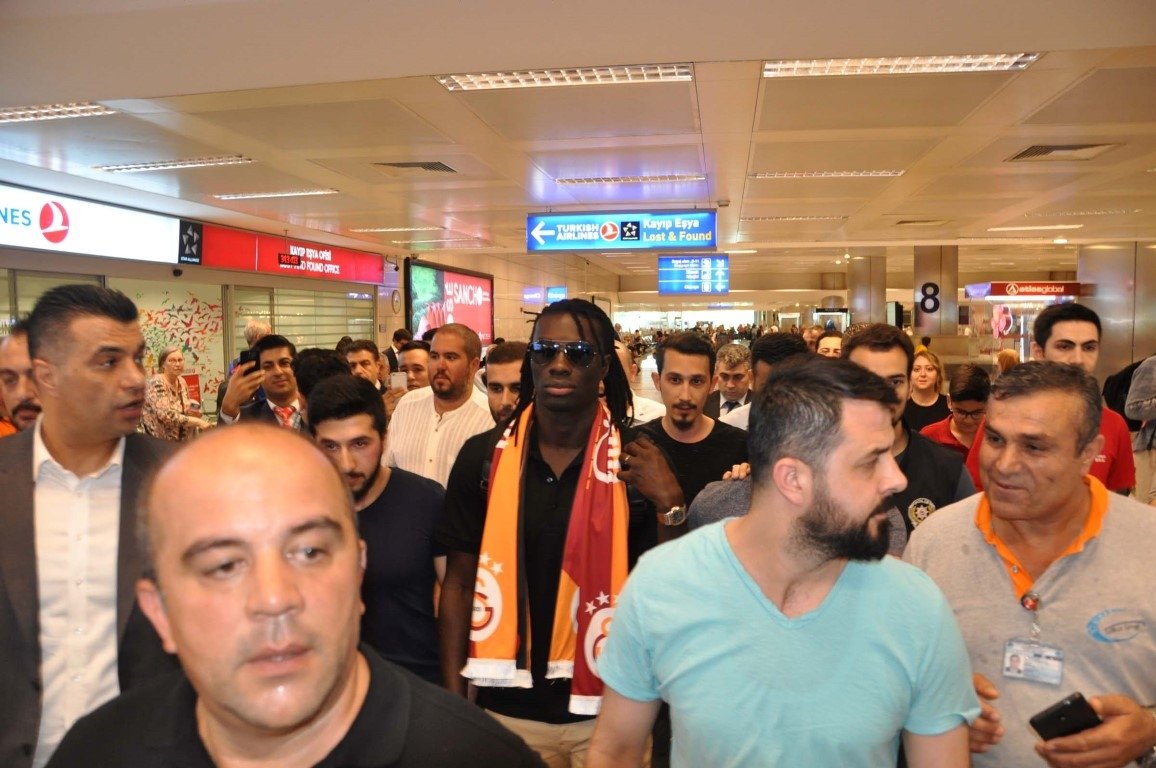 Bafetimbi Gomis araca bindi o soruyu sordu