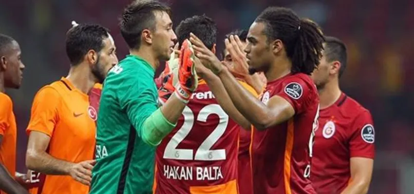 1 yıl daha Galatasaray'da!
