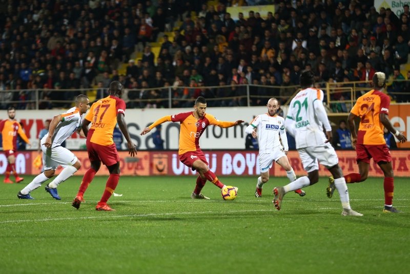 Galatasaray’da dev operasyon!