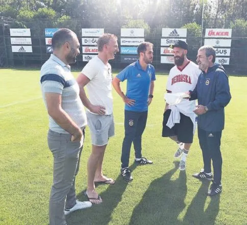 Dirk Kuyt ile Raul Meireles'ten Samandıra'ya baskın - 2