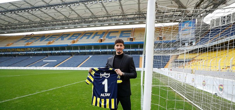 Fenerbahçe'de Altay Bayındır için imza töreni düzenlendi