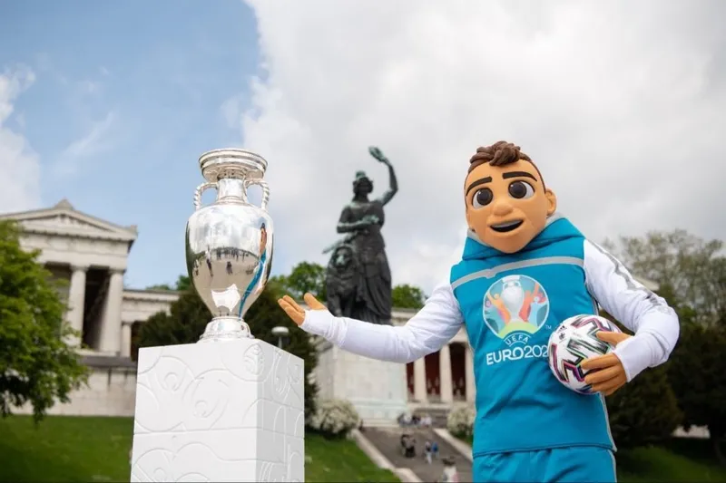 Son dakika spor haberleri: EURO 2020'nin maskotu 'Skillzy' oldu - 1