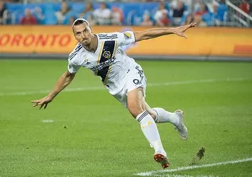 "Zlatan İtalya'da bitirmek istiyor"