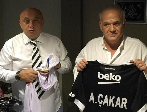 Ünlüler Beşiktaş’ın şampiyonluğunu böyle kutladı.