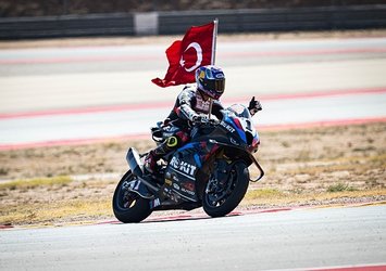 Şampiyon Razgatlıoğlu yurda döndü!