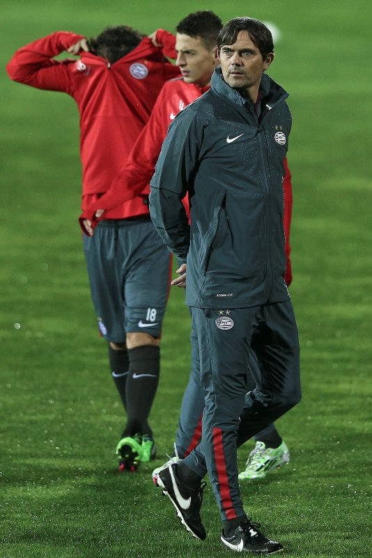 Phillip Cocu Fenerbahçe’ye yeni sistem getiriyor!