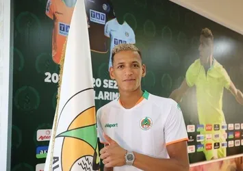 Alanyaspor’da Bammou ayrıldı