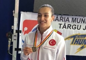 Buse Naz Çakıroğlu altın madalya kazandı