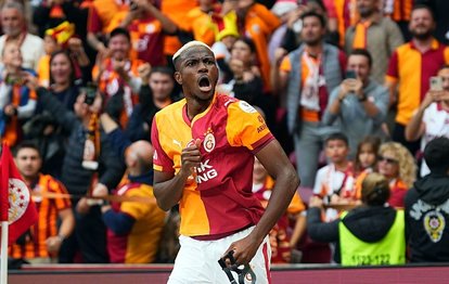 Victor Osimhen, Okan Buruk’u yakaladı
