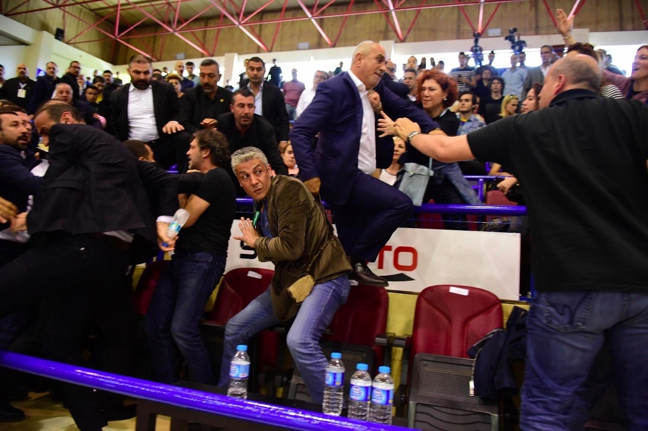 Aziz Yıldırım’ın başkanlığı tehlikede